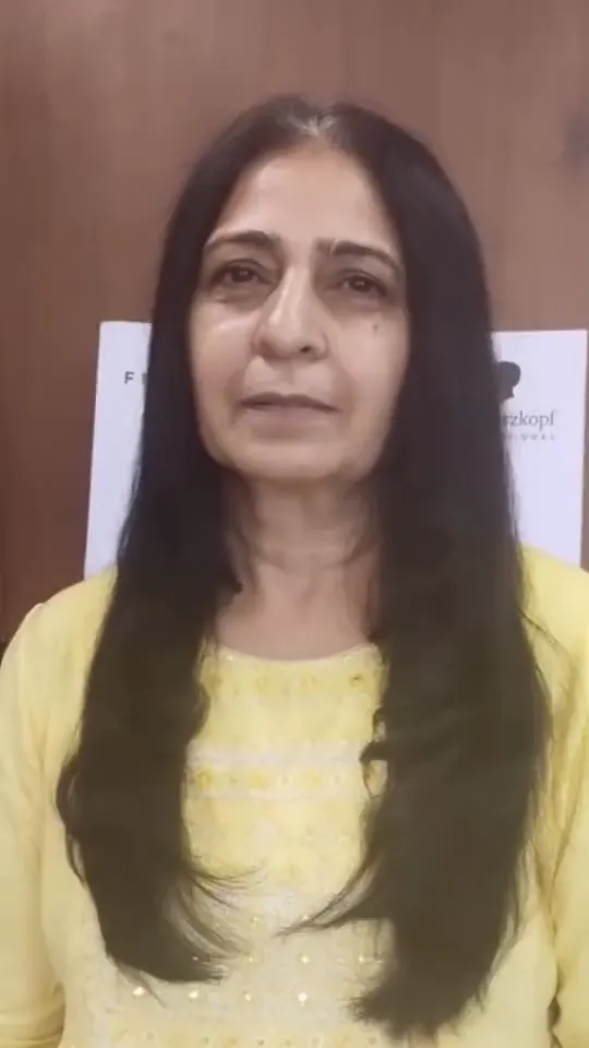 Video review from a client after her first haircut at the studio