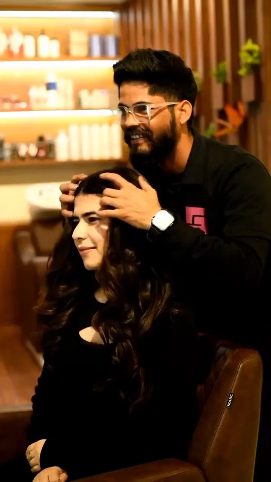 A vertical reel frame in the salon.