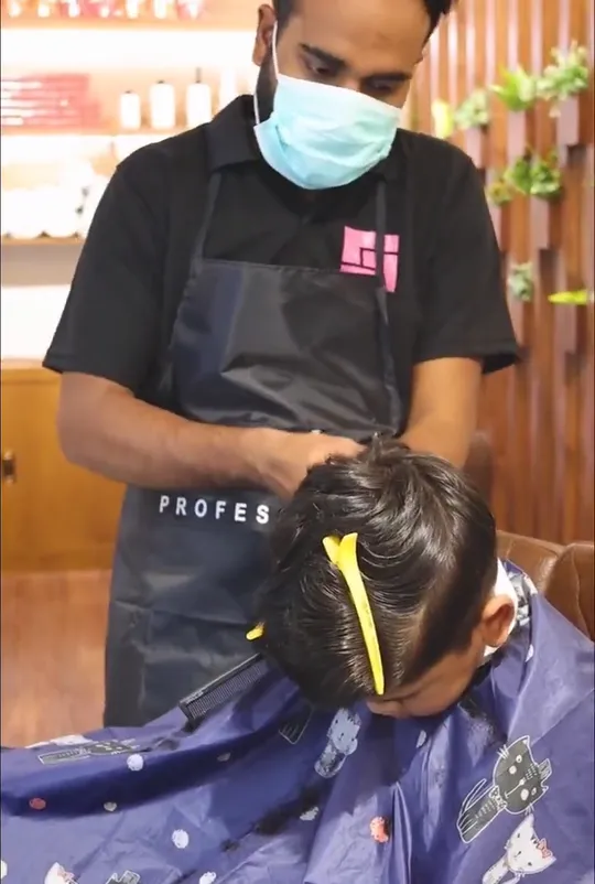 A reel frame of the salon's nail corner.