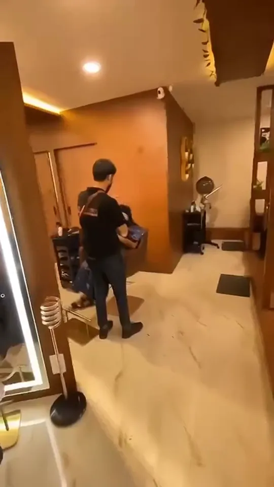 A walkthrough of the salon.